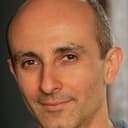 Stephen DeRosa als Frank