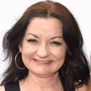 Jewelle Colwell als Stella Banger