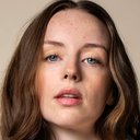 Kacey Rohl als Rachel Garrett