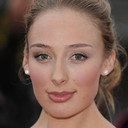 Rachel McDowall als CIA Flight Attendant