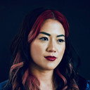 Stephanie Yu als Party Band Bass Player