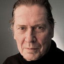 Matti Onnismaa als Mr. Erola