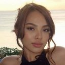 Mia Cruz als Shiela