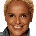 Shari Belafonte als Elizabeth Trent