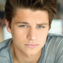 Nathan Varnson als Young Harry