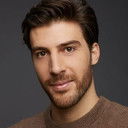 Joaquín Caserza als Manager boutique (uncredited)