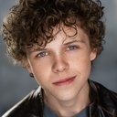 Colin O'Brien als Young Willy Wonka