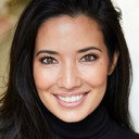 Lynette Emond als Sexy Thai Assistant