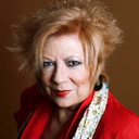 Núria Feliu als Cantante (uncredited)