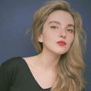 Alisa Mironova als Russian Wife