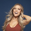 Kelsey Cook als Self