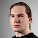 Brennan Gordon Metz als Alex