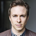 Robin Chalk als Sam Bell Clone