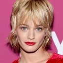 Esther-Rose McGregor als Young Martha