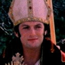 Richard Hill als Priest