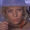 Annika Persson als Sonja (Schwester des "Knappen")