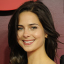 Holly Deveaux als Lisa