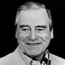 Sebastian Shaw als Dr. Richard Fletcher