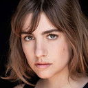 Nathalie Morris als Maxi