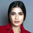 Rachel White als Nikhil's Girlfriend