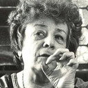 Françoise Berd als Sister Thérèse