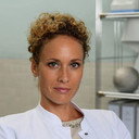 Claudia Hiersche als Dr. Helena von Arnstett