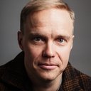 Jarkko Lahti als Olli Mäki