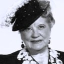 May Beatty als Dowager