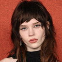 Sophie Thatcher als Sister Barnes