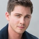 Logan Lerman als Sean Fogle