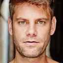 Nathan Sapsford als Cecil