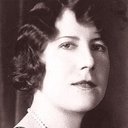 Kathryn Card als Mrs. Yule (uncredited)