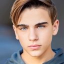 Nicholas Ryan Hernandez als Anthony Carbone