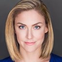 Erika Robel als Lab Tech