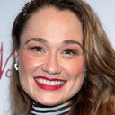 Lianne Marie Dobbs als Vivian Lee
