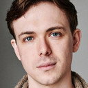 Daniel Forrester als Ensemble / Bromley Understudy / Mark Understudy