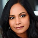 Salwa Khan als Supriya's Mom