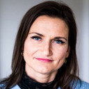 Jill Liv Nielsen als Love Coach