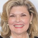 Debra Monk als Dr. Judith Gruszynski