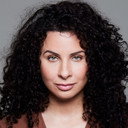 Zineb Fallouk als Samira Al Saddiqi
