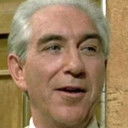 Tommy Duggan als Priest