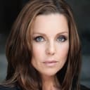 Sarah-Jane Redmond als Head Hunter