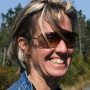Ariella Pahlke als Narrator (voice)