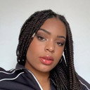 Chloë Behiels als Aïsha