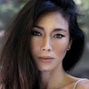 Daniele Suzuki als Zóe