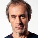 Stephen Dillane als Charles Harker