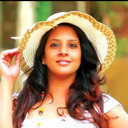 Sini Abraham als Suja