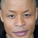 Yan Joseph als Trent Deadron