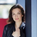 Flora Brunier als Narrator (voice over)