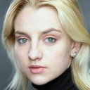 Claudia Grace Mckell als Helena